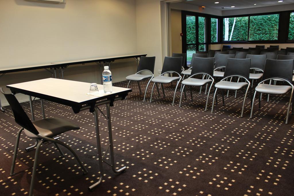 Kyriad Rennes Nord Hotel Exterior foto
