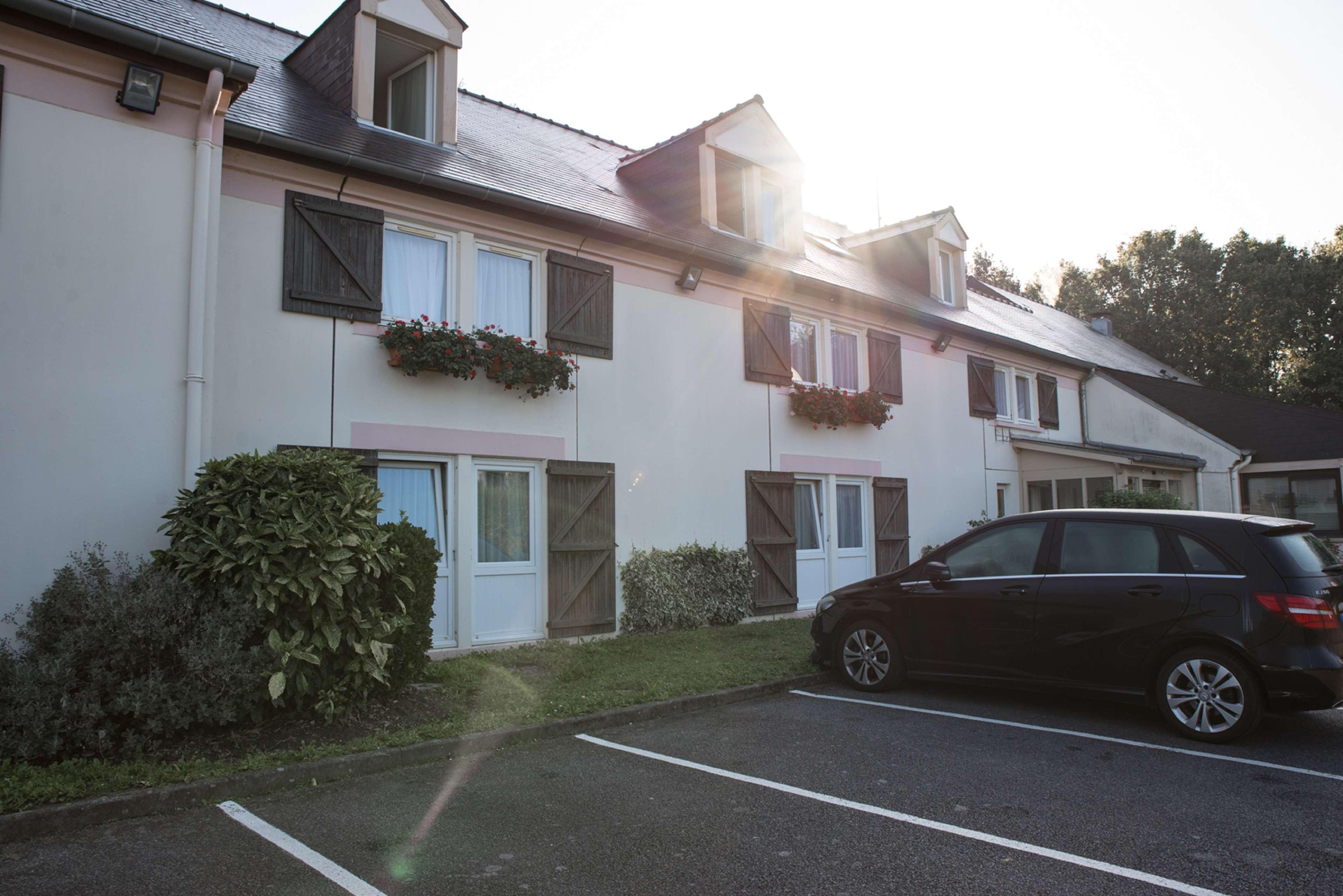 Kyriad Rennes Nord Hotel Exterior foto